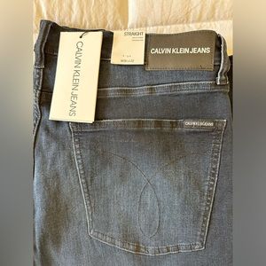 Calvin Klein men’s dark wash jeans, straight leg, w32 x l38, NWOT